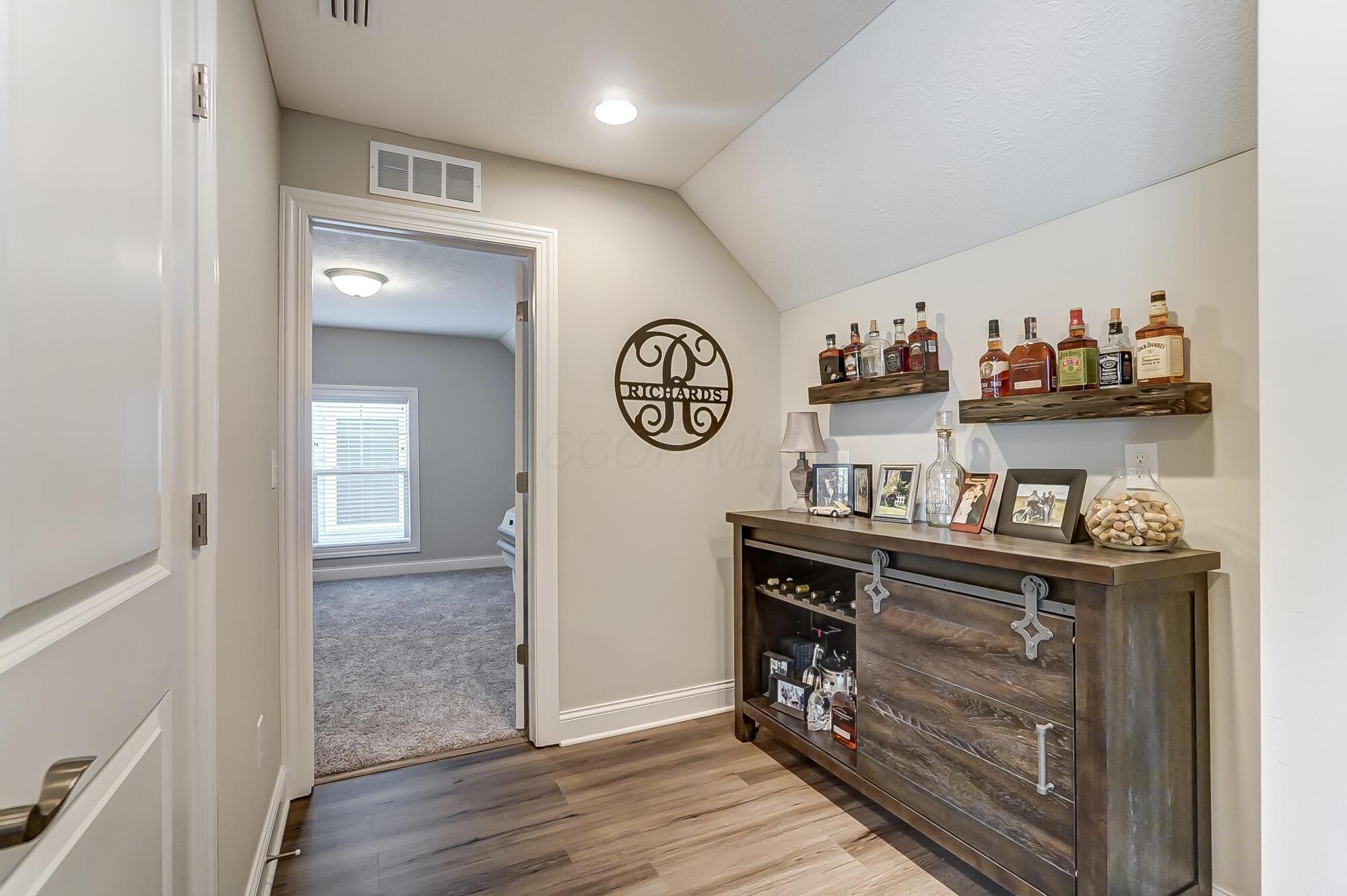 5717 Lark Drive, Hilliard, Ohio image 43