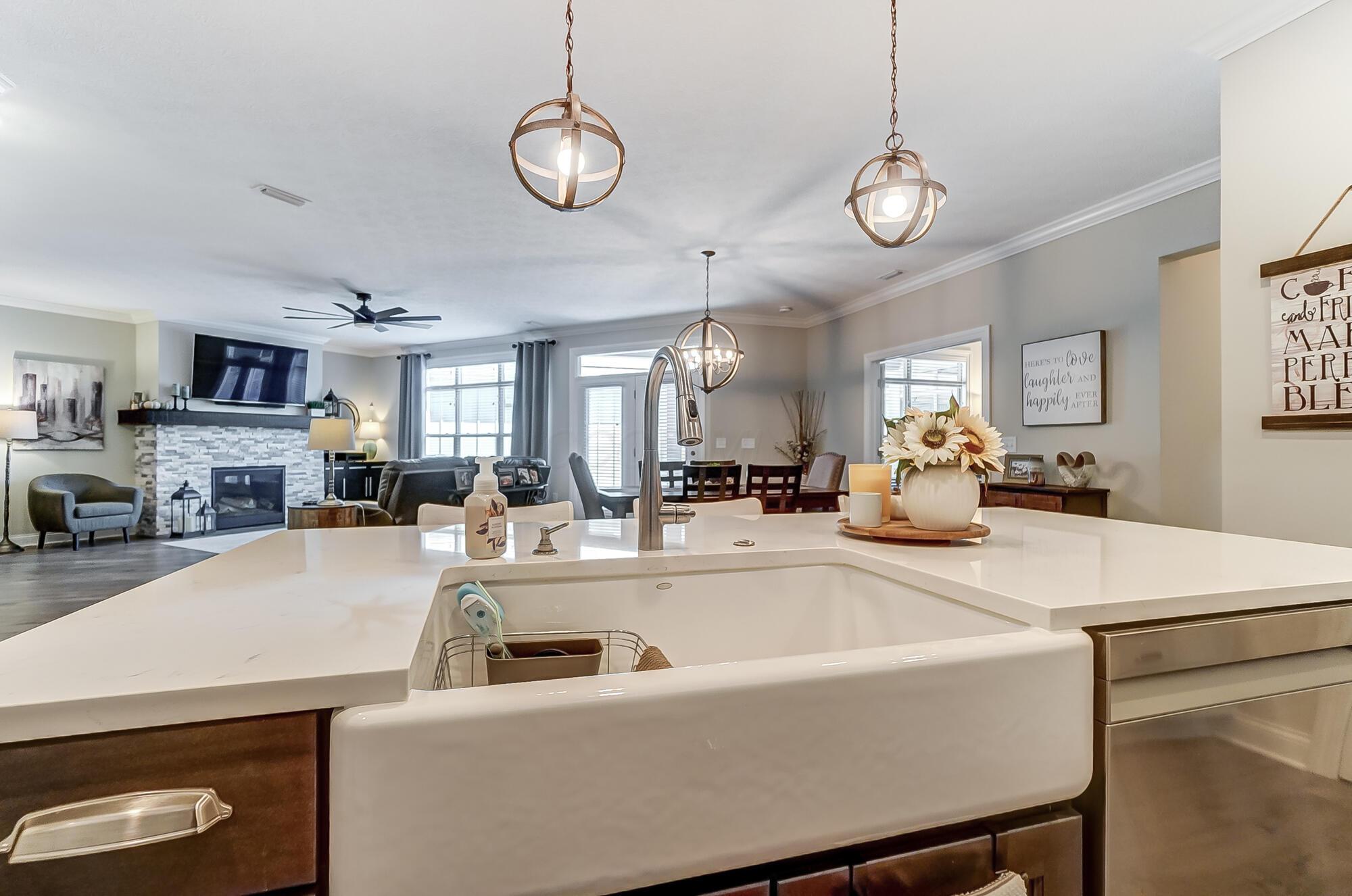 5717 Lark Drive, Hilliard, Ohio image 13