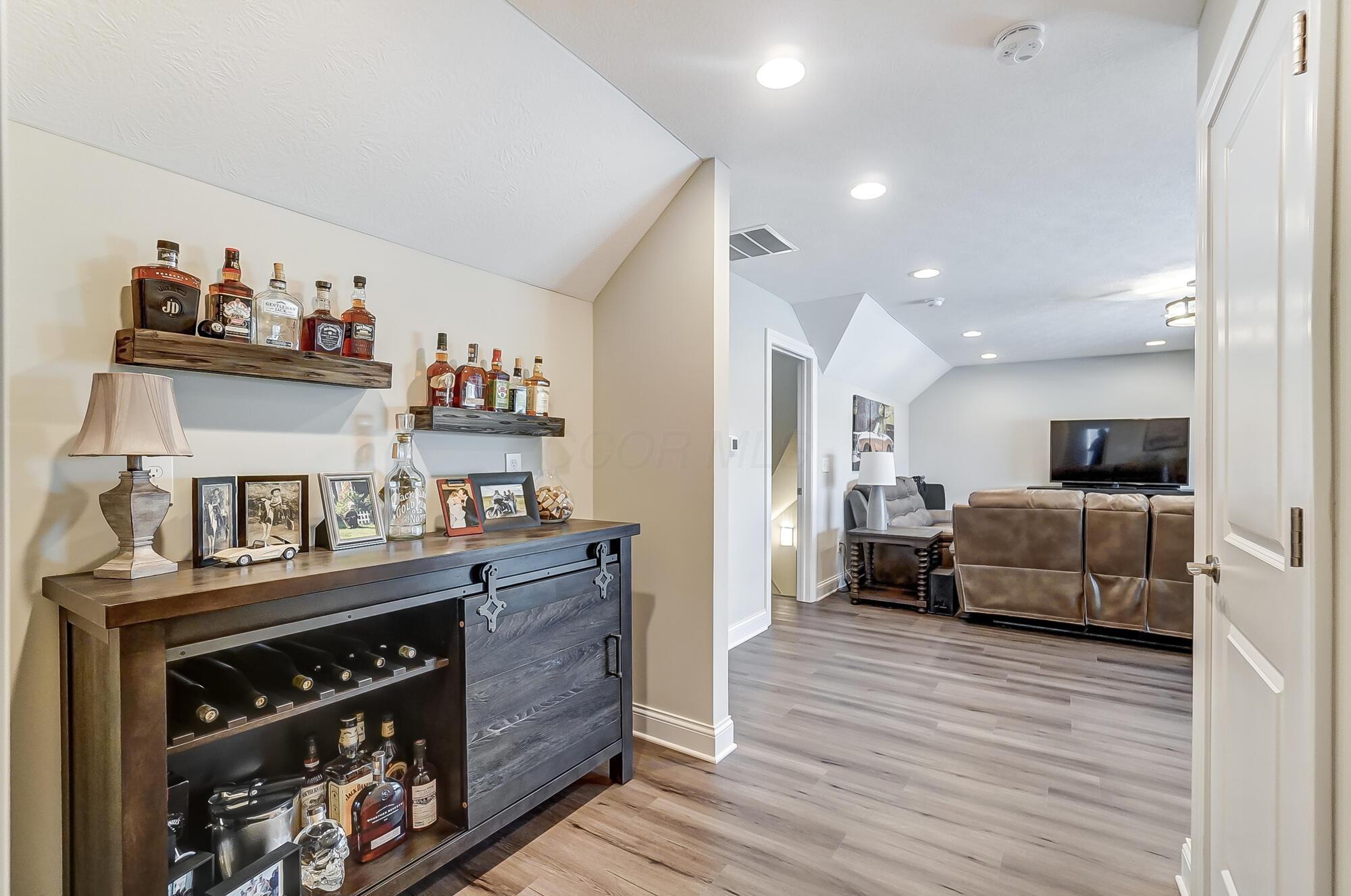 5717 Lark Drive, Hilliard, Ohio image 44