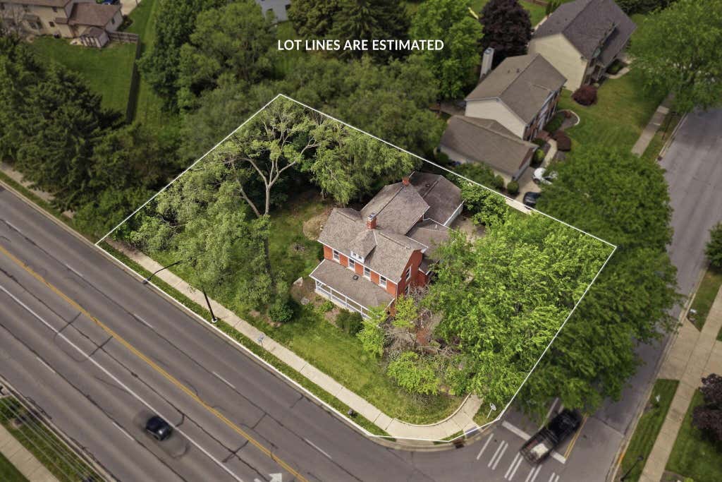 Photo of 484 County Line Road, Westerville, OH 43082 (MLS # 226022666)