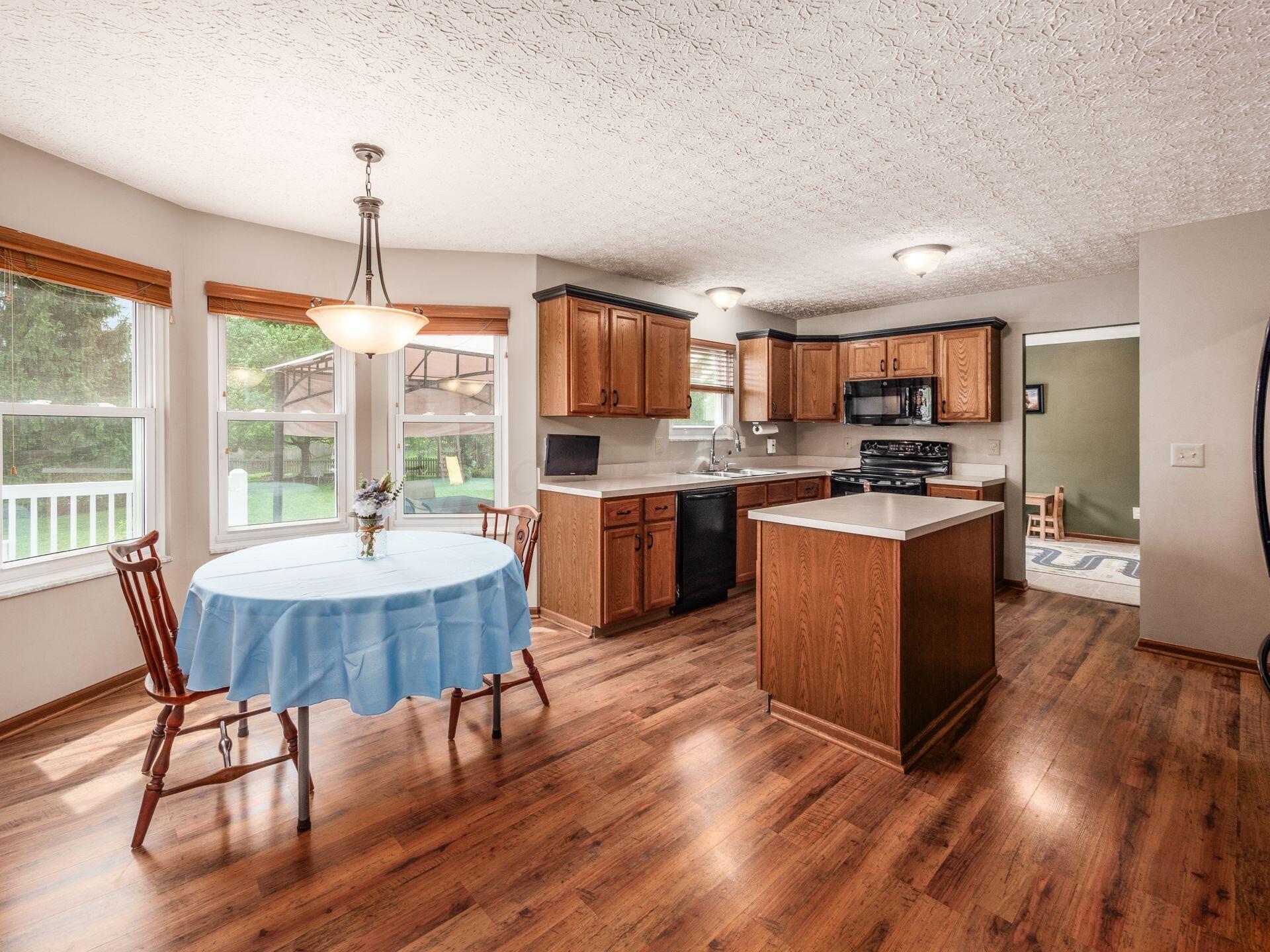 9073 Longstone Drive, Lewis Center, Ohio image 20