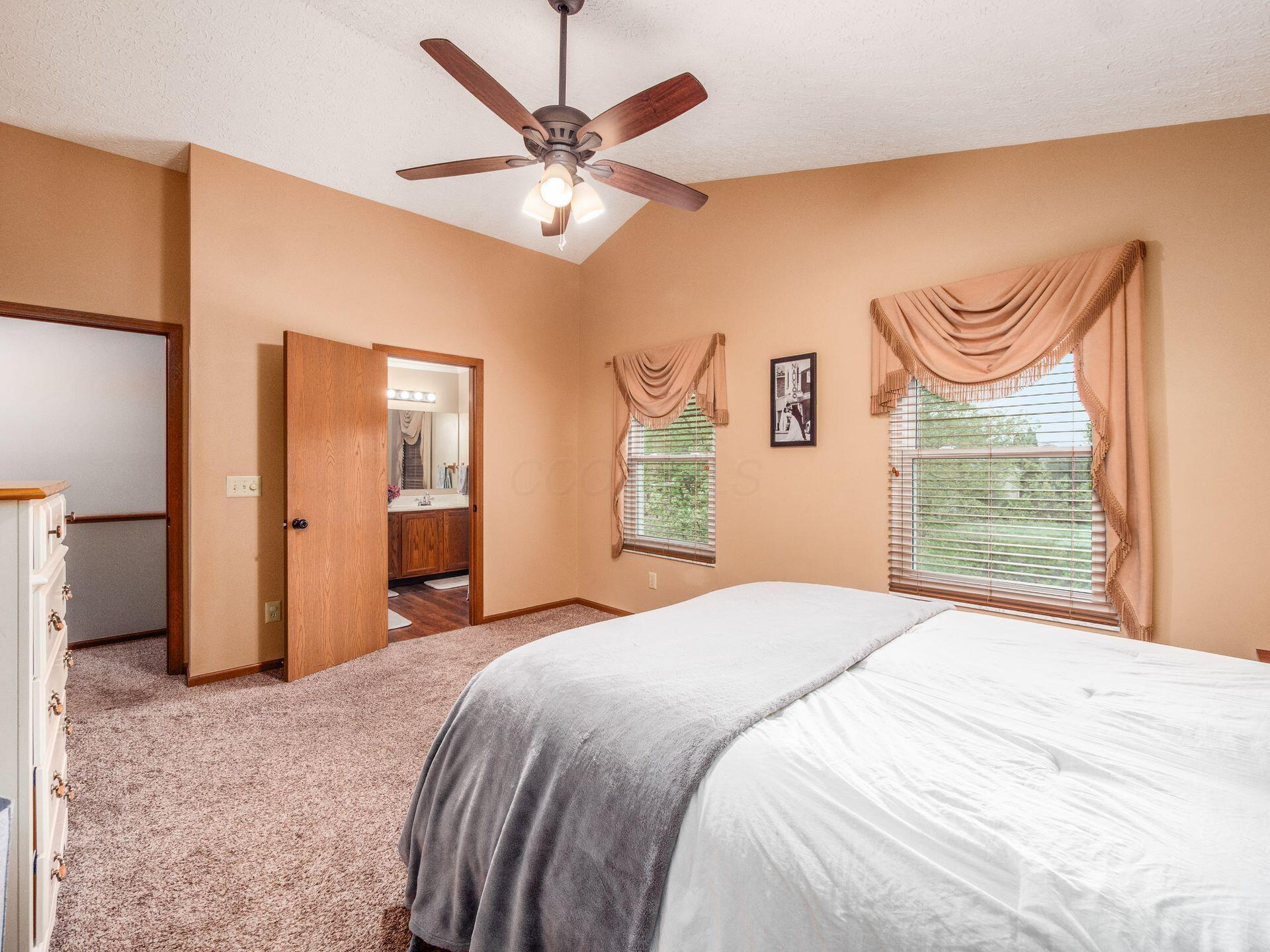 9073 Longstone Drive, Lewis Center, Ohio image 32