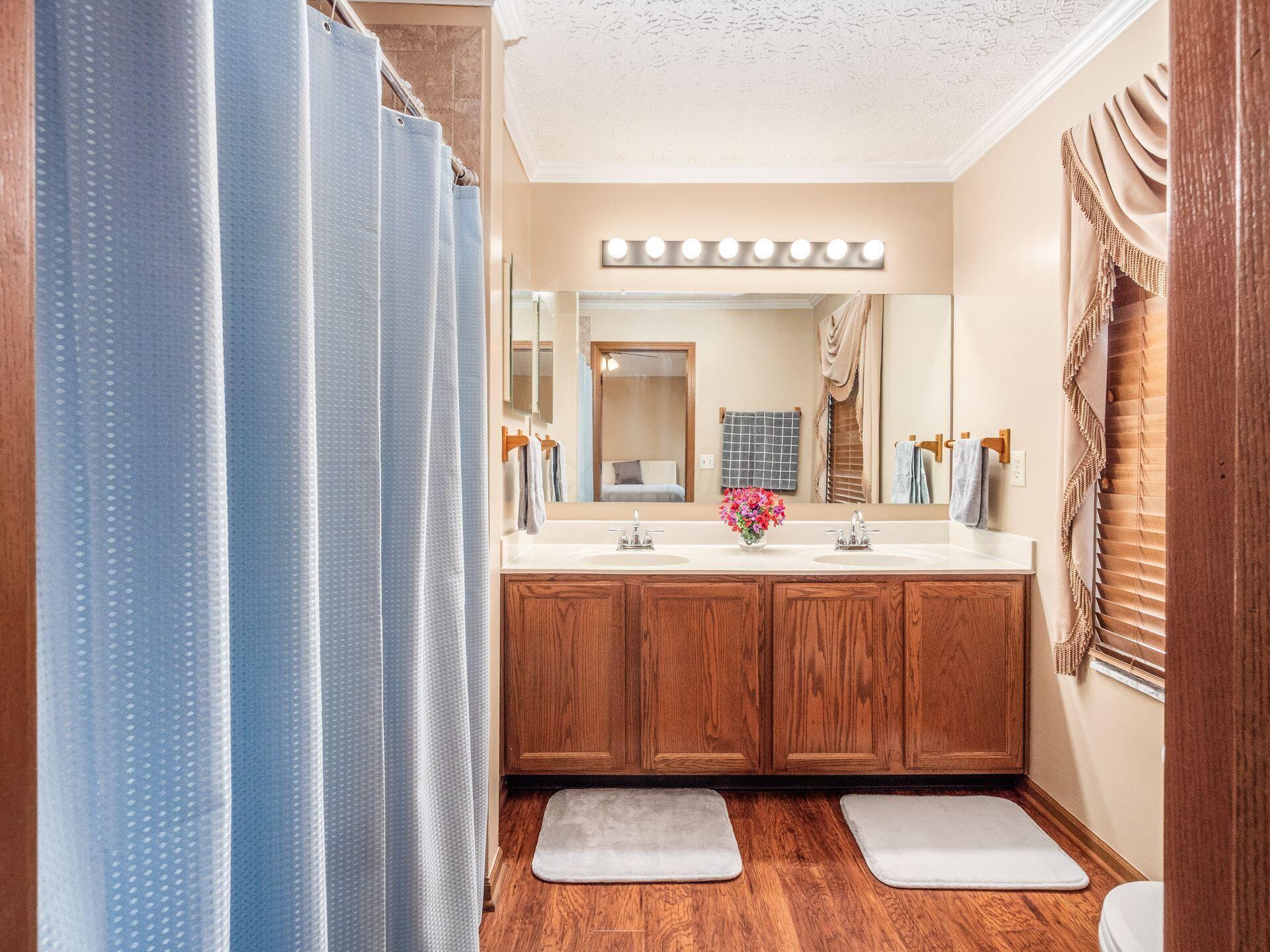 9073 Longstone Drive, Lewis Center, Ohio image 33