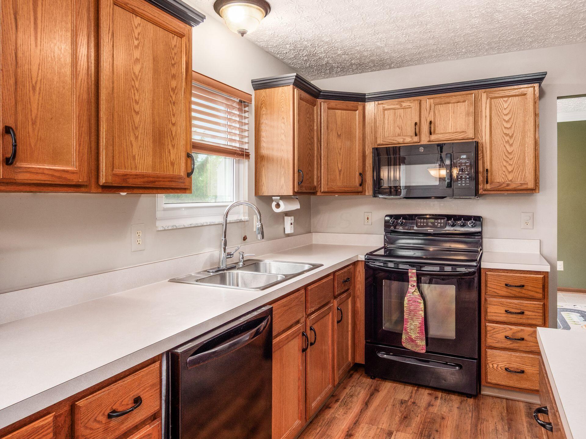 9073 Longstone Drive, Lewis Center, Ohio image 17