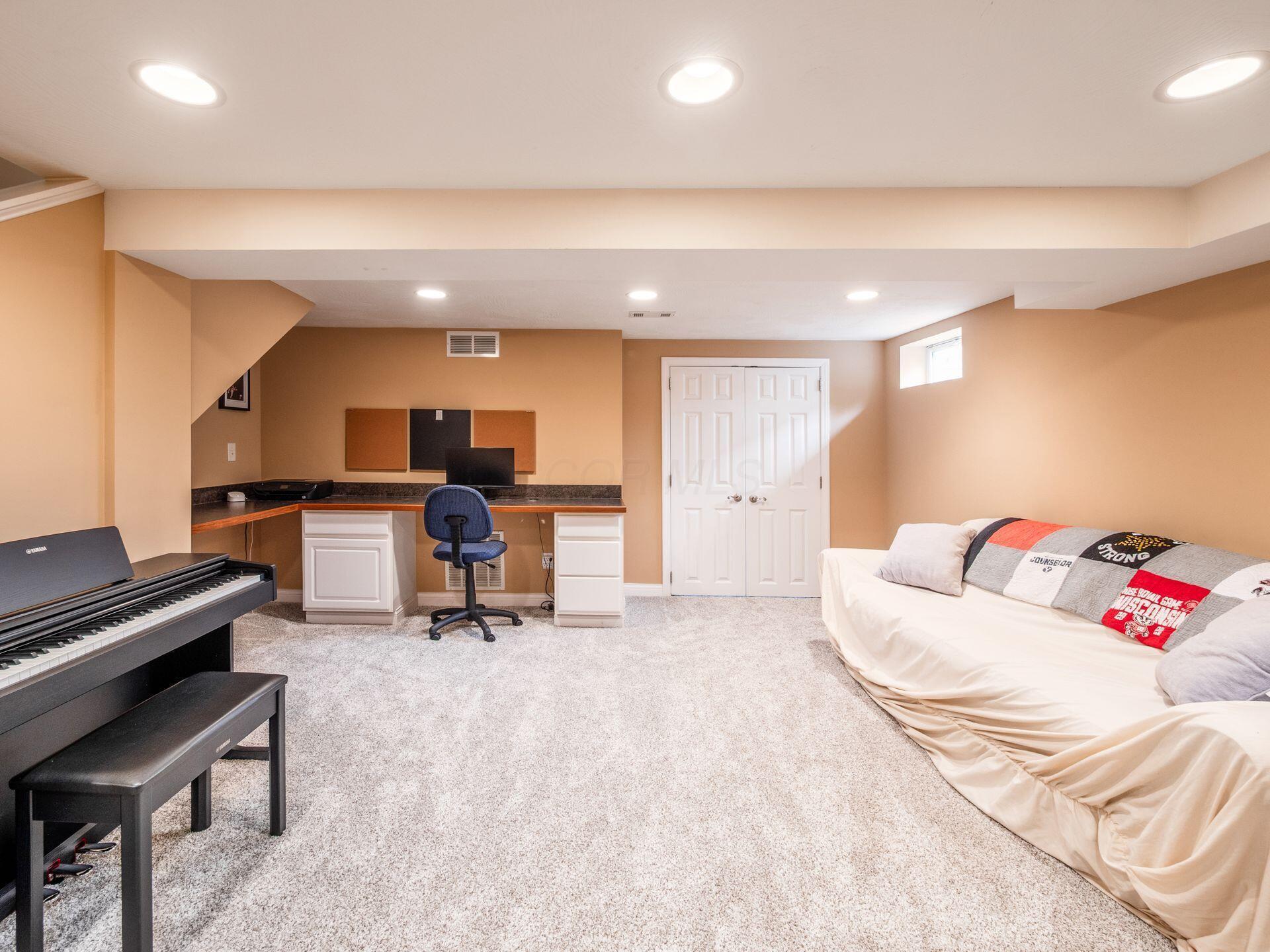 9073 Longstone Drive, Lewis Center, Ohio image 37