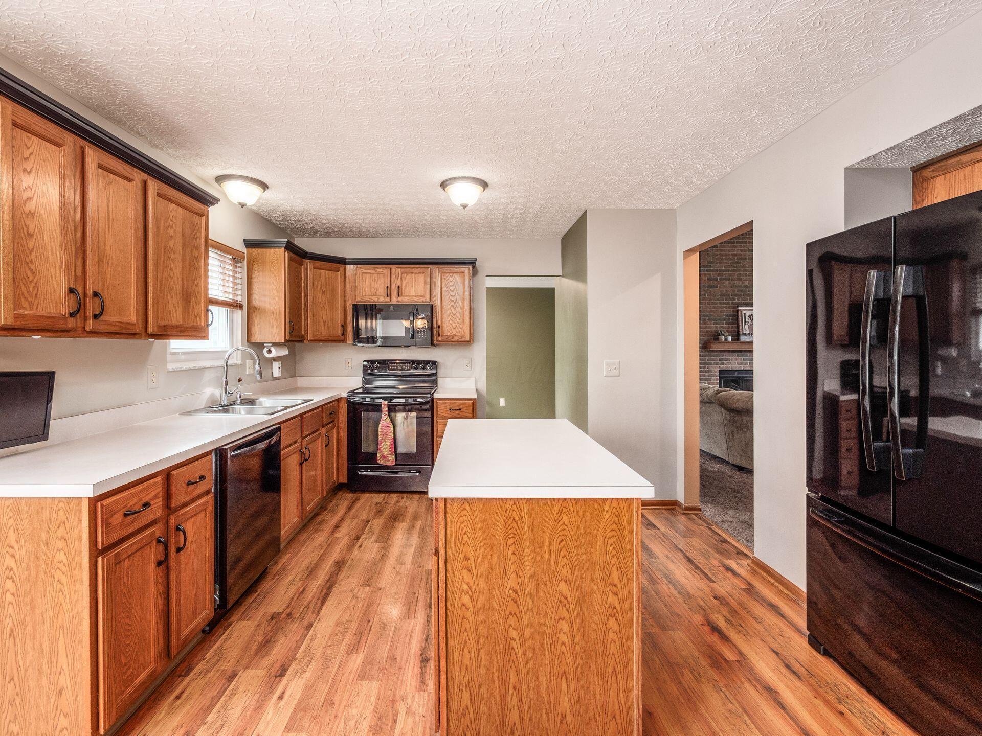 9073 Longstone Drive, Lewis Center, Ohio image 16