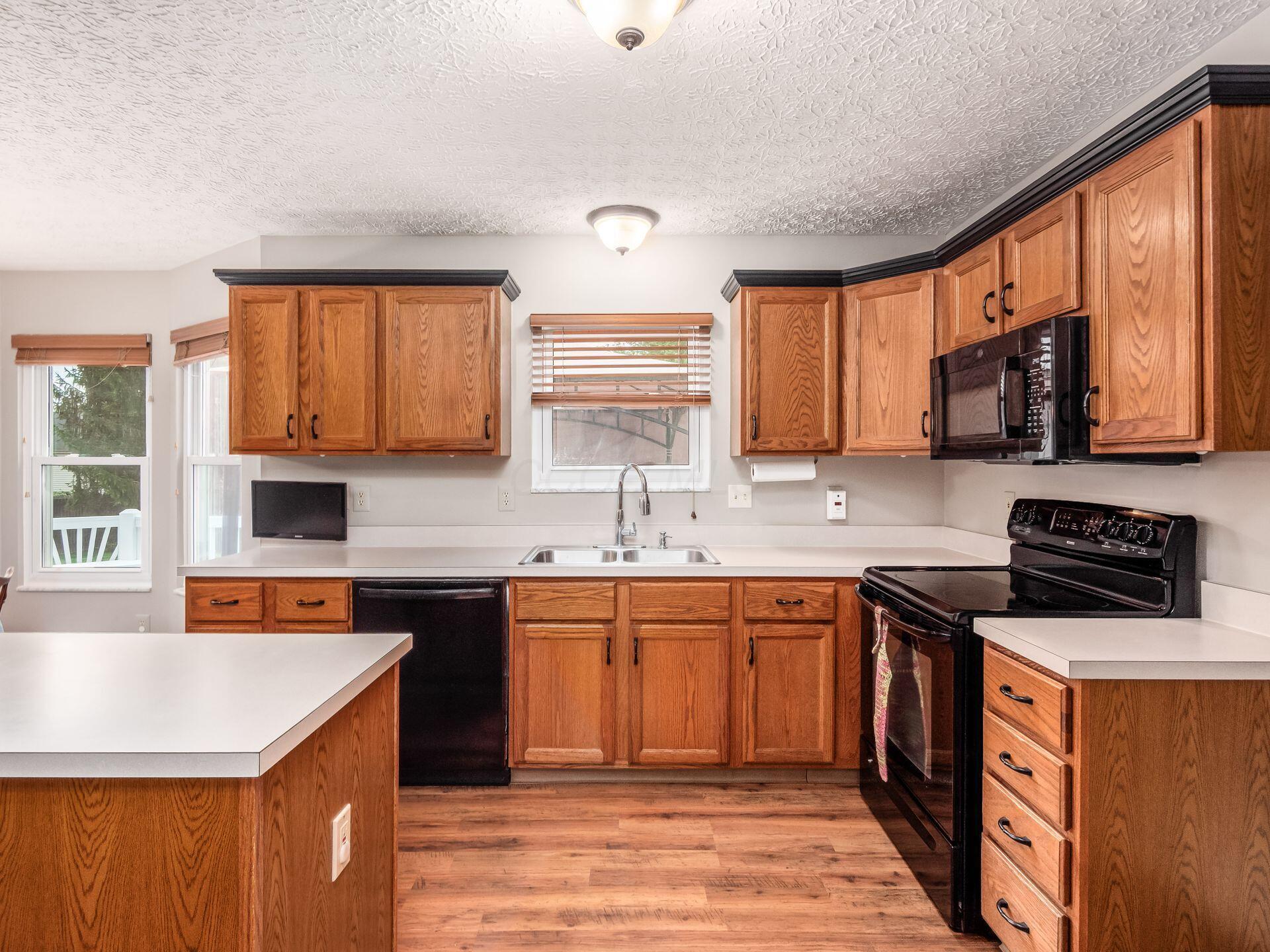 9073 Longstone Drive, Lewis Center, Ohio image 18