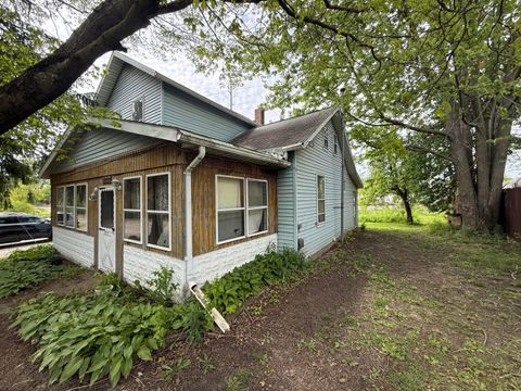 Photo of 809 E Bucyrus Street, Crestline, OH 44827 (MLS # 226018381)