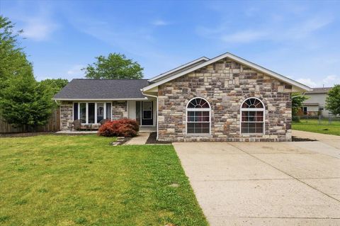 Photo of 322 Old Meadows Court, Canal Winchester, OH 43110 (MLS # 226019408)