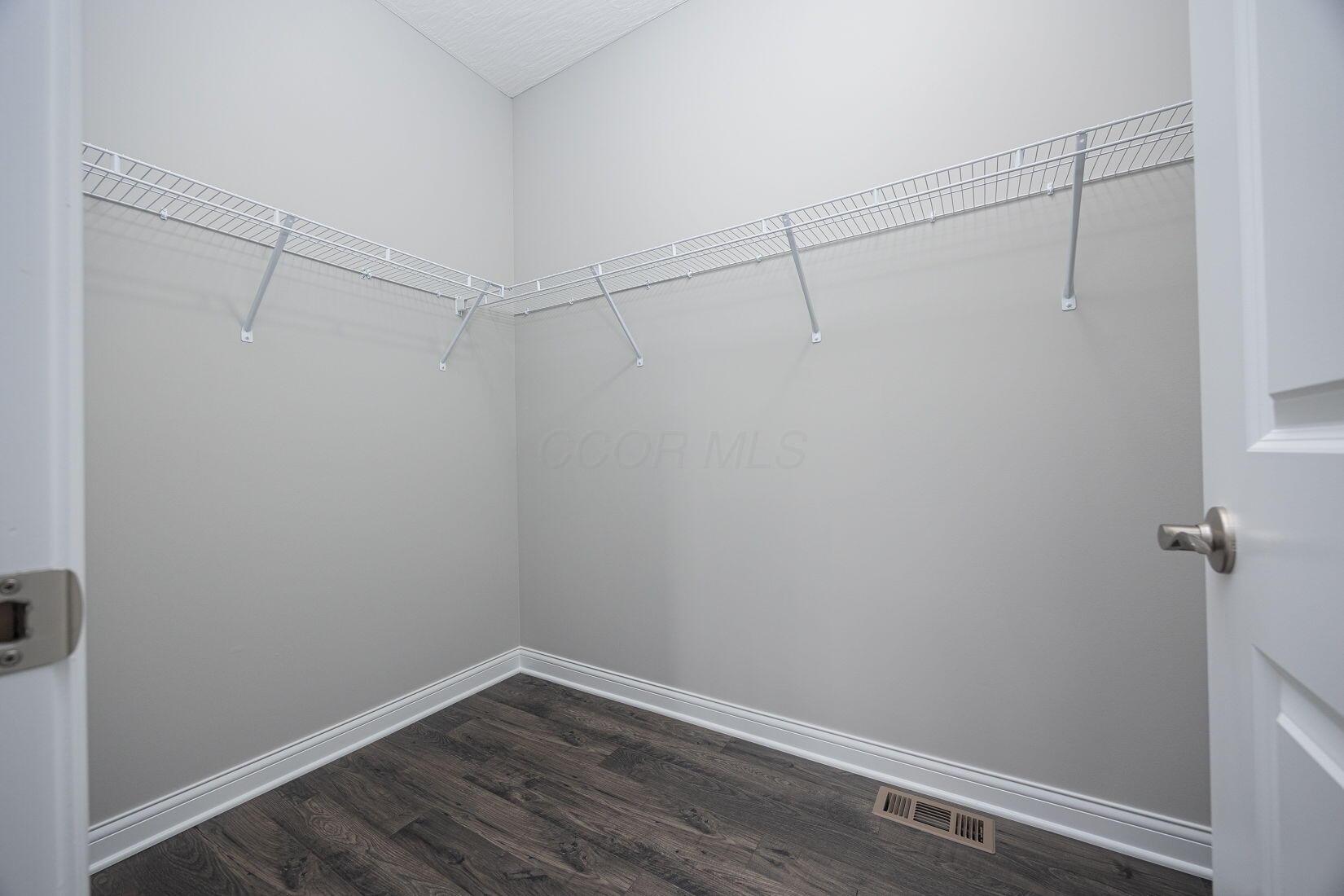 394 River Oaks Drive, Heath, Ohio image 16