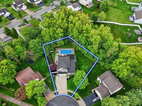 Photo of 611 Norfolk Court, Pickerington, OH 43147 (MLS # 226015507)