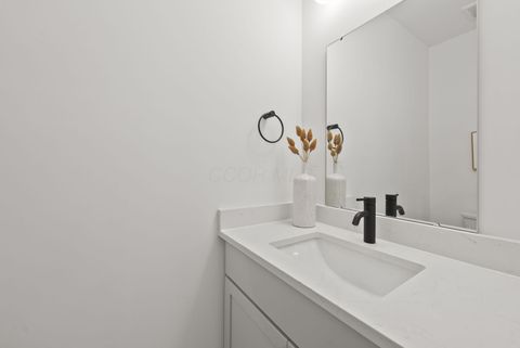 Tiny photo for 1097 Franklin Avenue, Columbus, OH 43205 (MLS # 226002406)