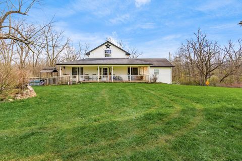 Photo of 1735 Dyer Road, Grove City, OH 43123 (MLS # 226004571)