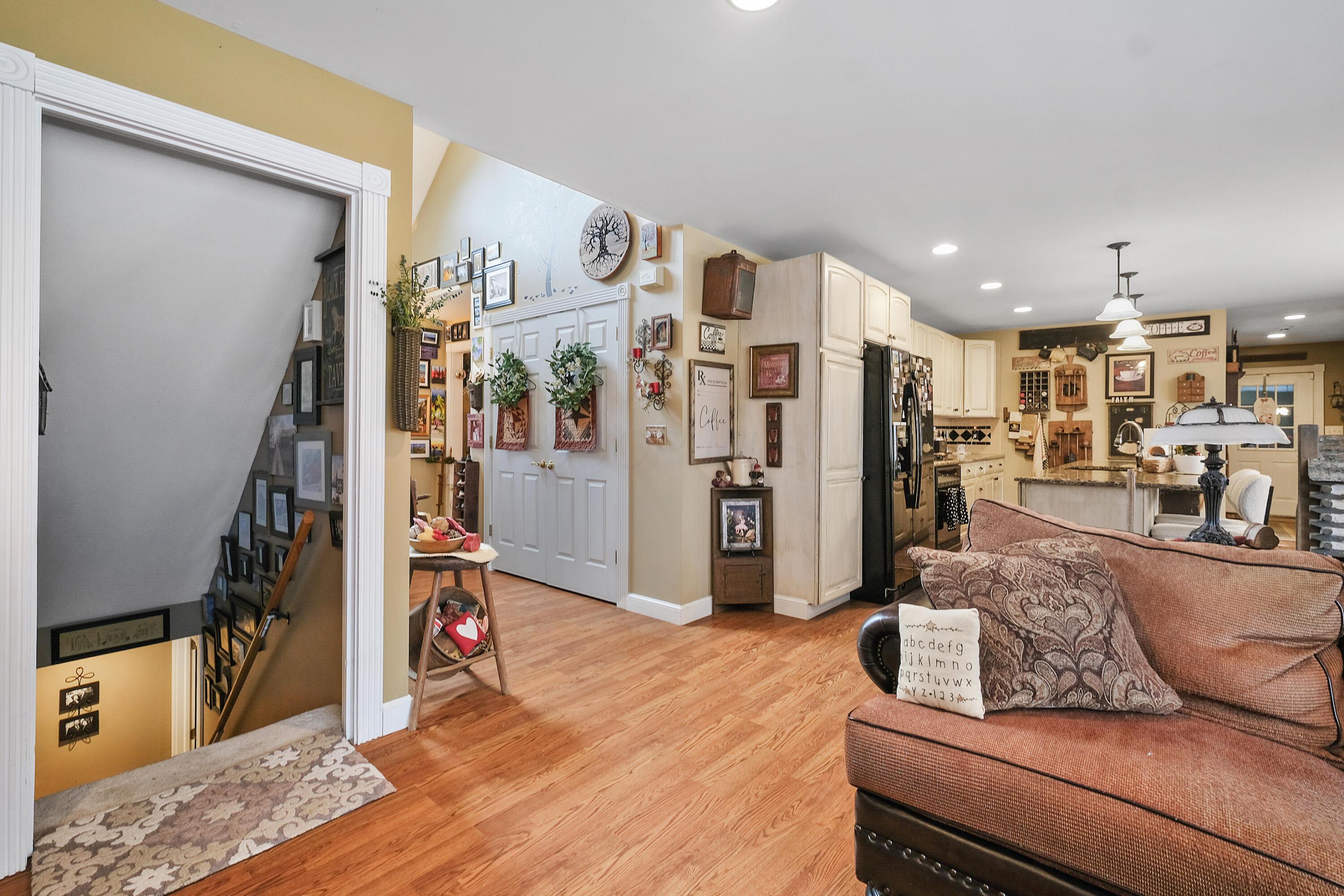 14255 Windsor Heights Drive, Mount Vernon, Ohio image 31