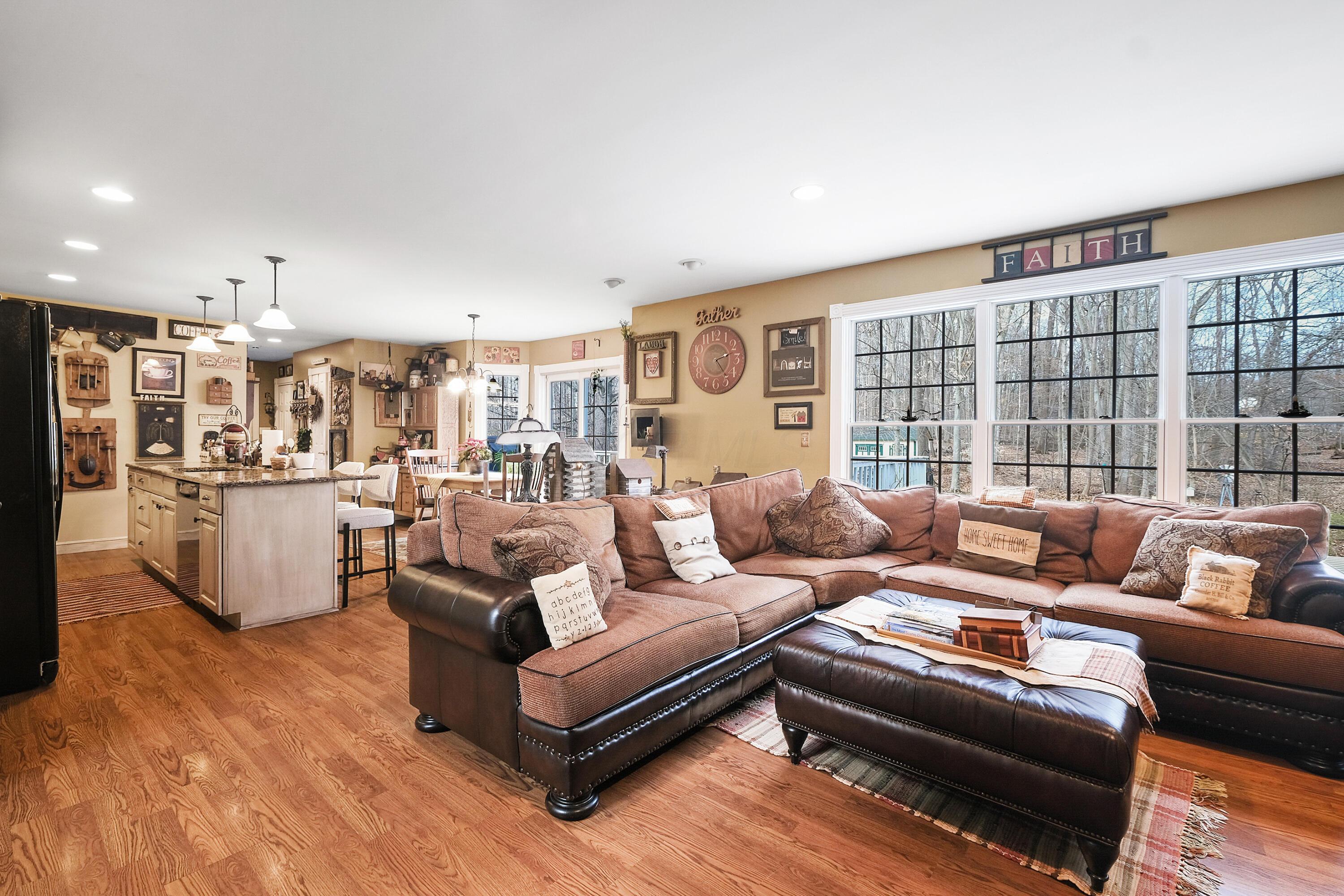 14255 Windsor Heights Drive, Mount Vernon, Ohio image 33