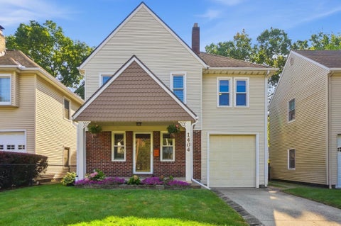 Photo of 1404 Meadow Road, Columbus, OH 43212 (MLS # 226033773)