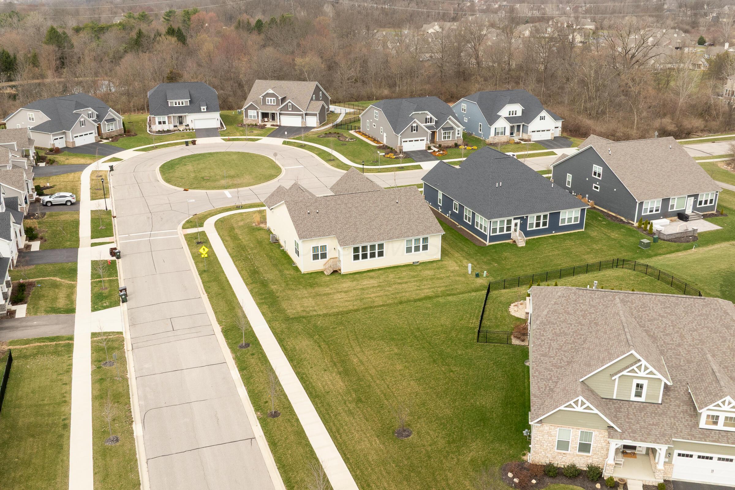 8139 Wolf Path Drive, Powell, Ohio image 3