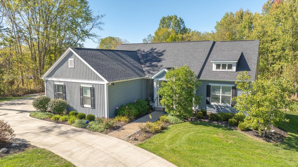 Photo for 1528 State Route 3, Galena, OH 43021 (MLS # 225040235)