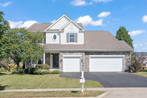 Photo of 240 Fox Glen Drive E, Pickerington, OH 43147 (MLS # 225032405)