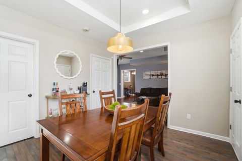 Tiny photo for 181 Clarendon Avenue, Columbus, OH 43223 (MLS # 226000600)