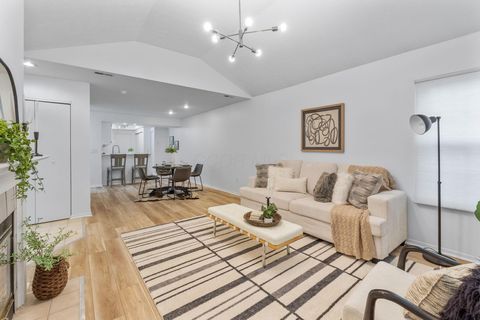 Photo of 3828 Falls Circle Drive 22 #22, Hilliard, OH 43026 (MLS # 226000792)