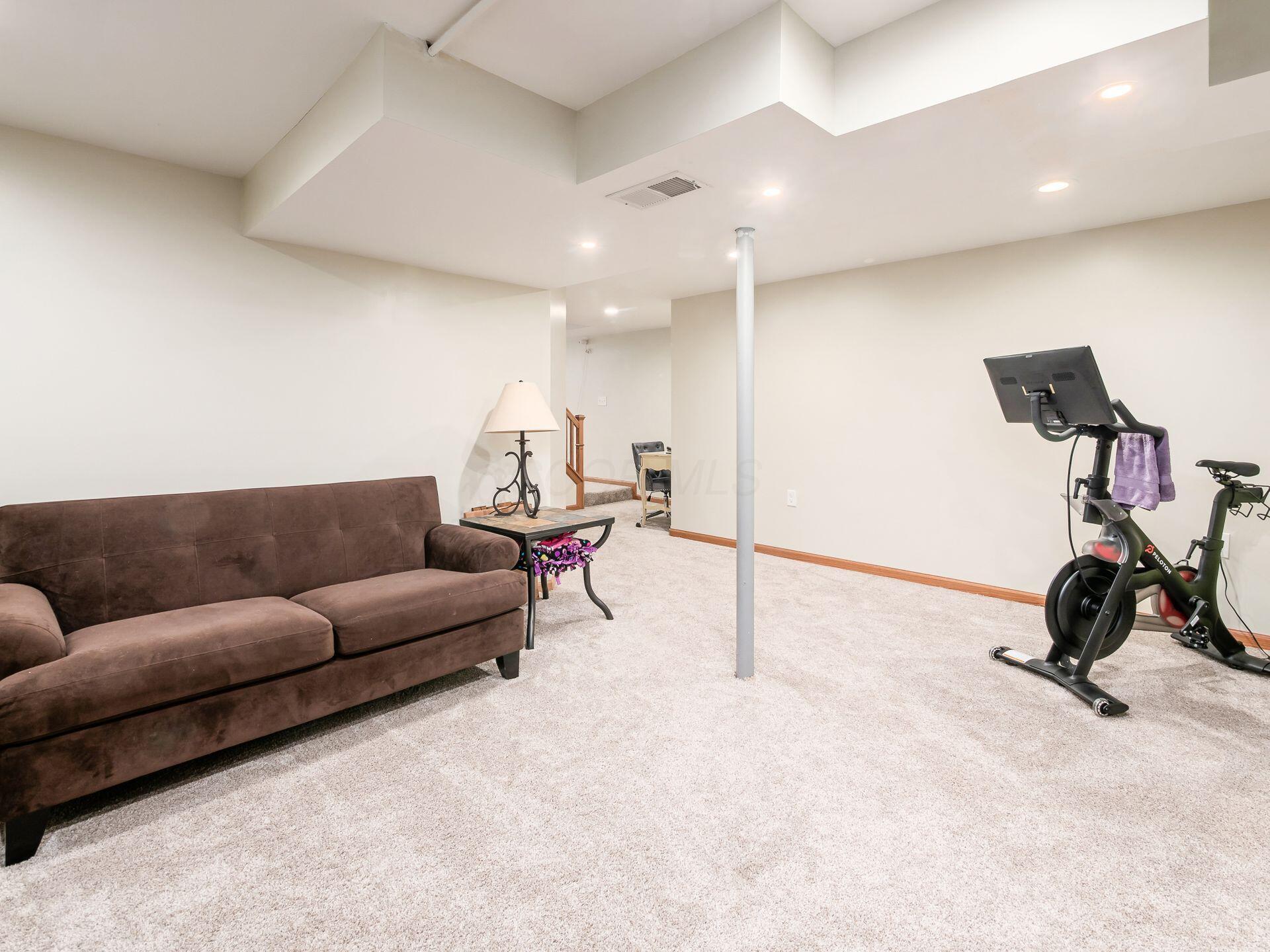 8573 Leader Drive, Galloway, Ohio image 35