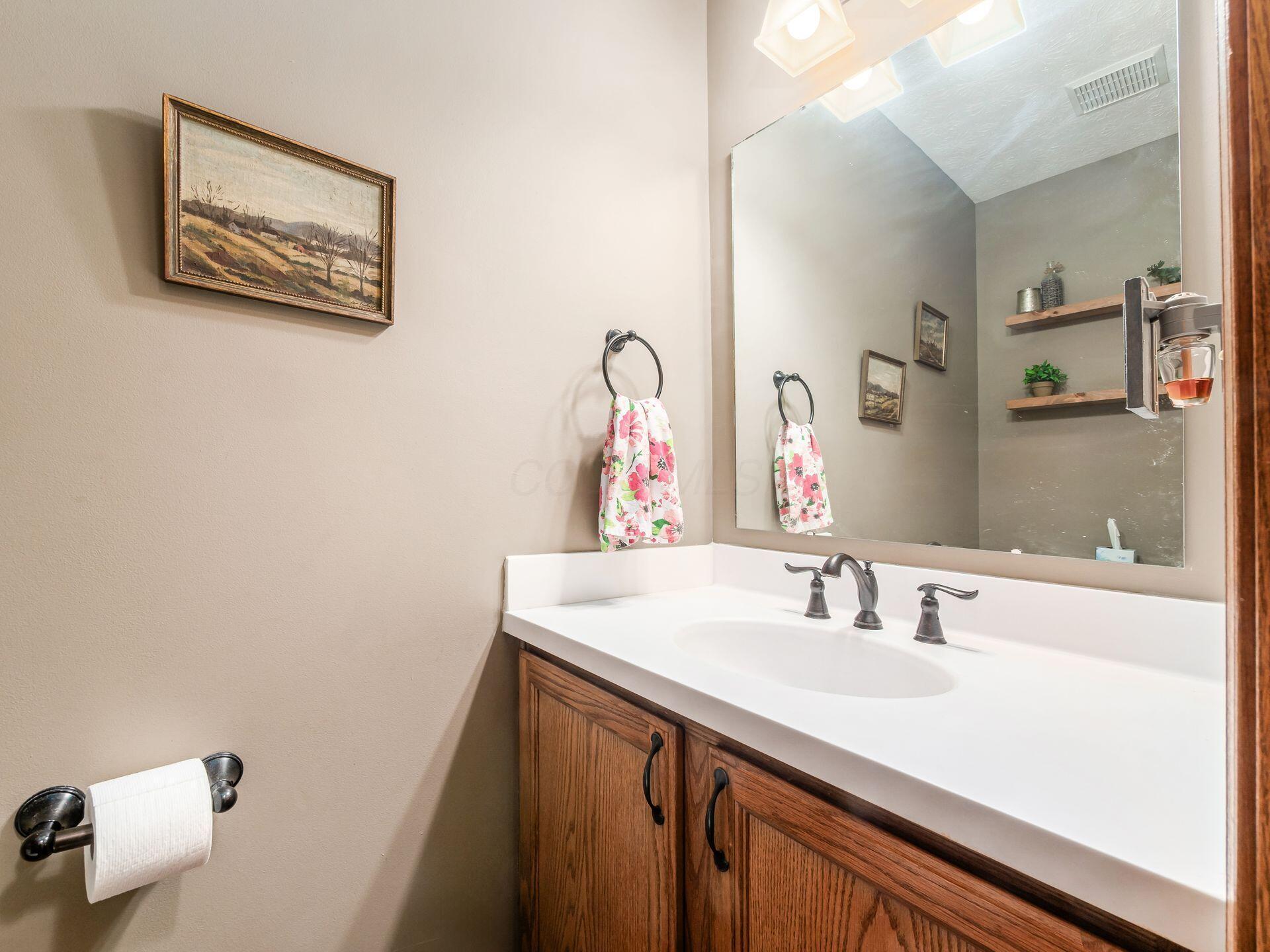 8573 Leader Drive, Galloway, Ohio image 20
