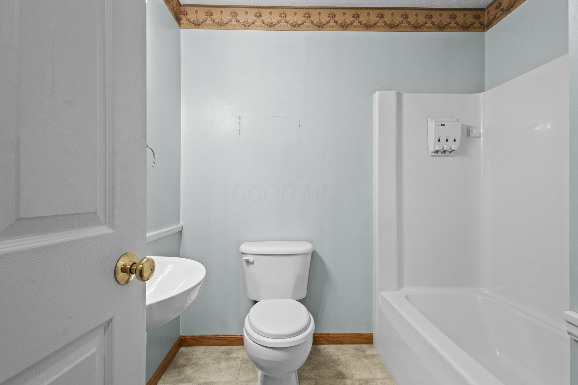 553 Floral Valley Drive, Howard, Ohio image 16