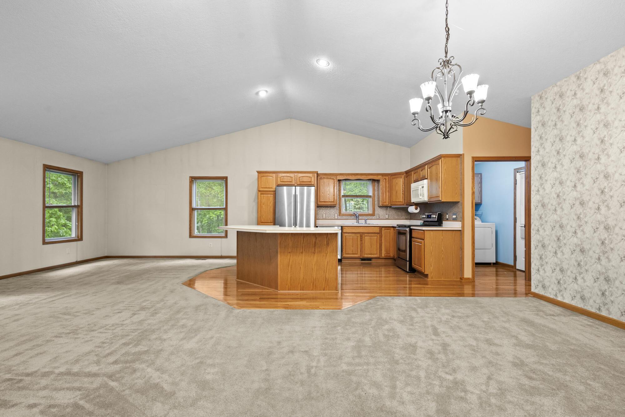553 Floral Valley Drive, Howard, Ohio image 6