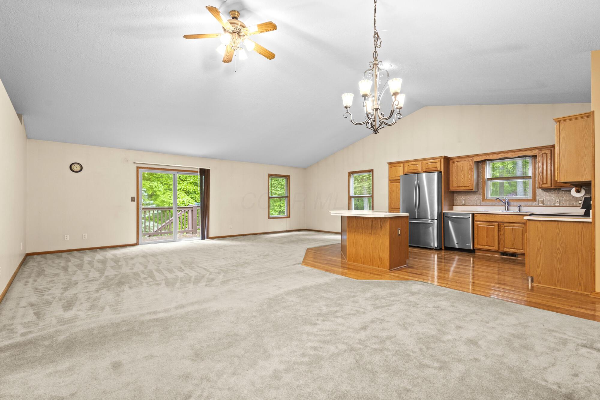 553 Floral Valley Drive, Howard, Ohio image 5