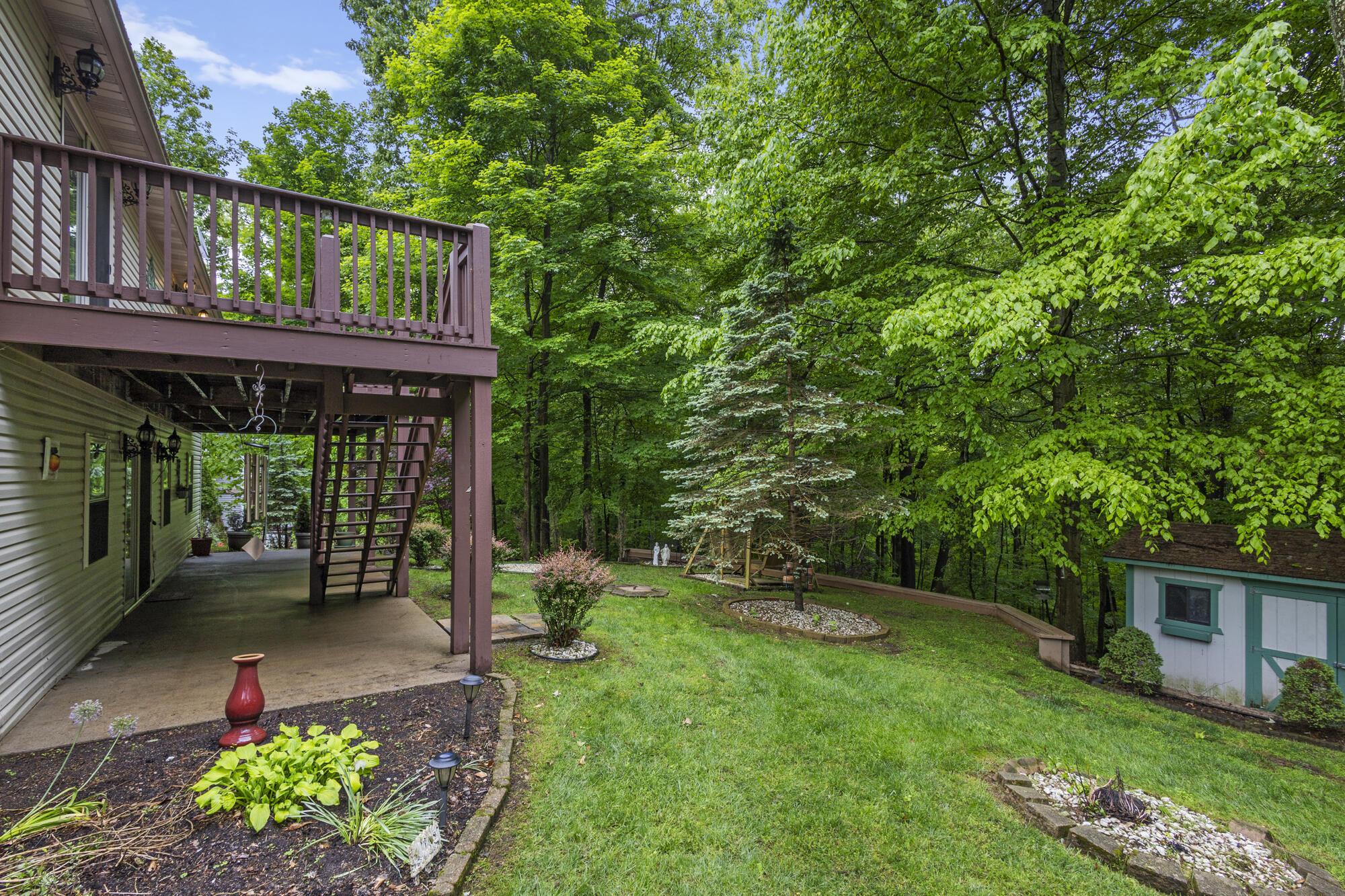 553 Floral Valley Drive, Howard, Ohio image 23