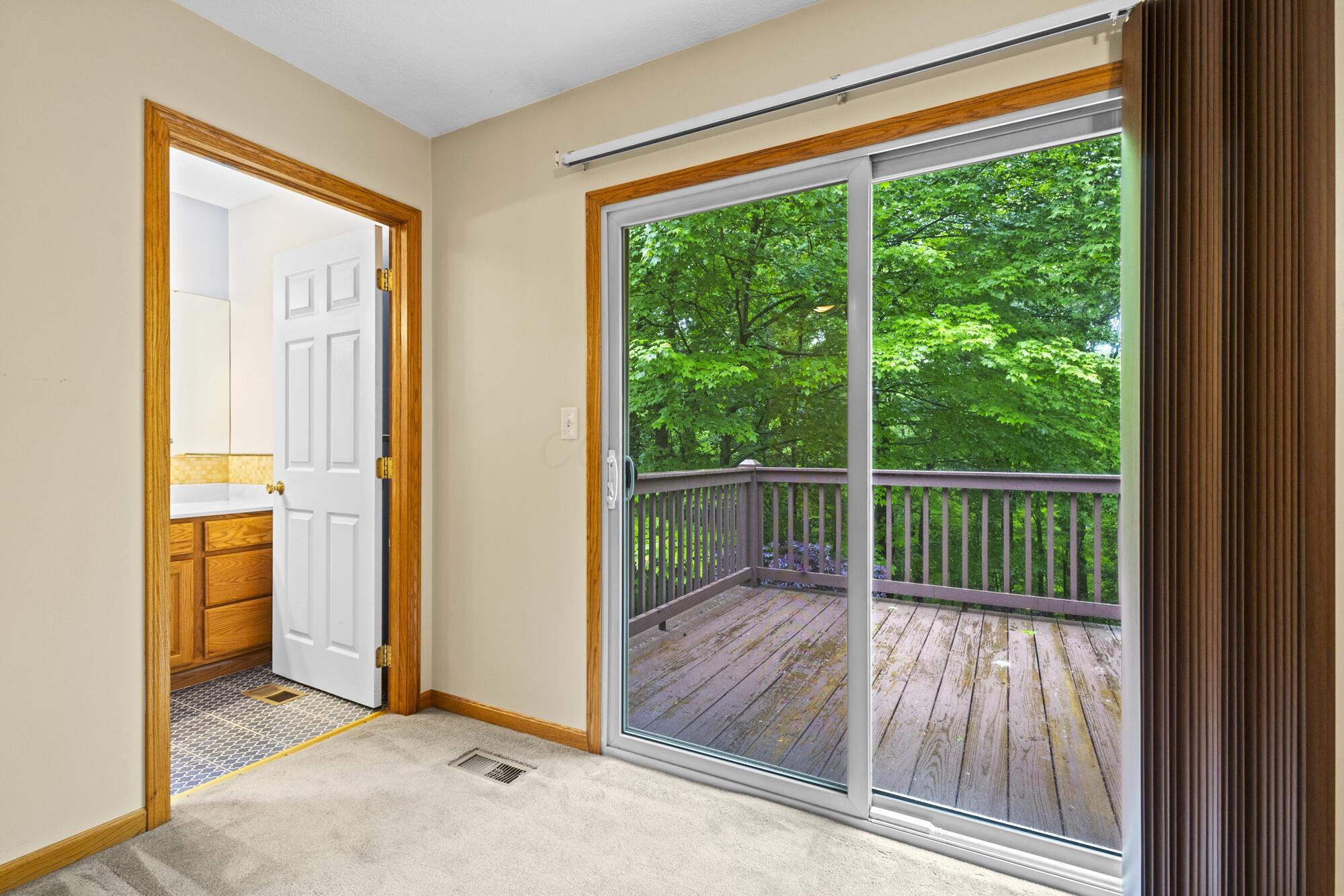 553 Floral Valley Drive, Howard, Ohio image 12