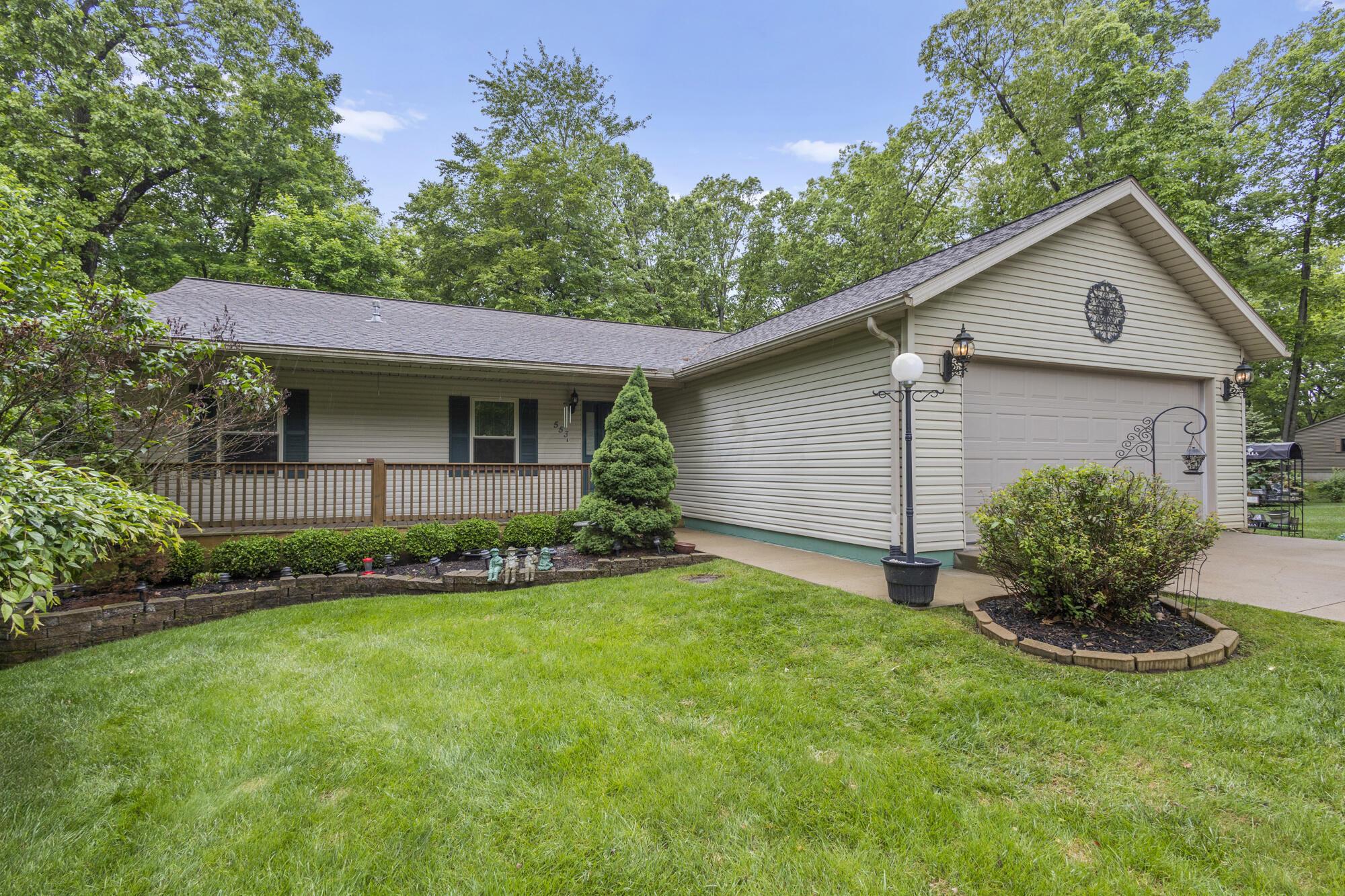 553 Floral Valley Drive, Howard, Ohio image 3