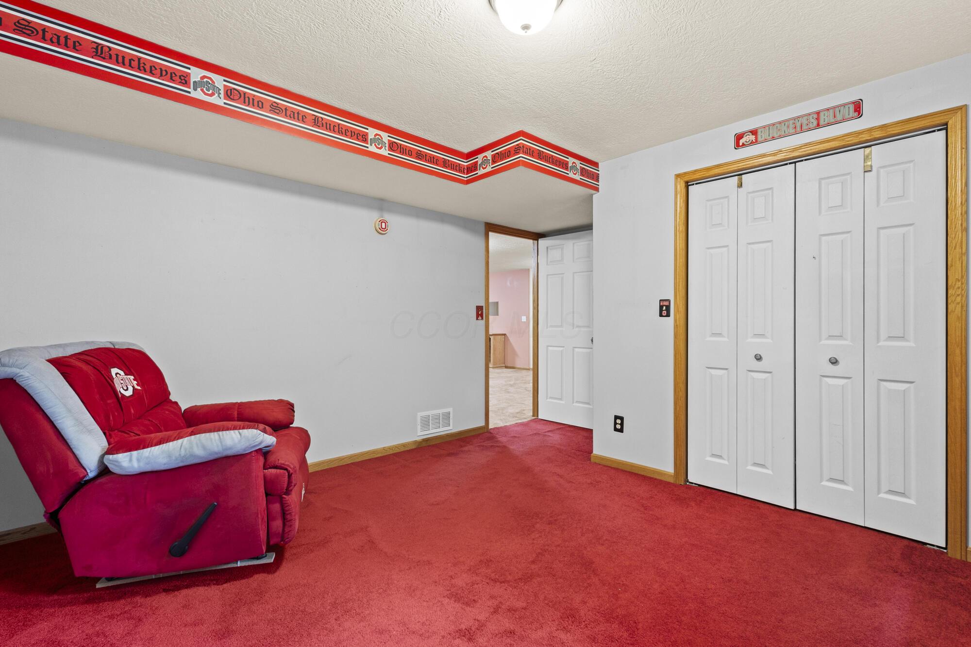 553 Floral Valley Drive, Howard, Ohio image 22