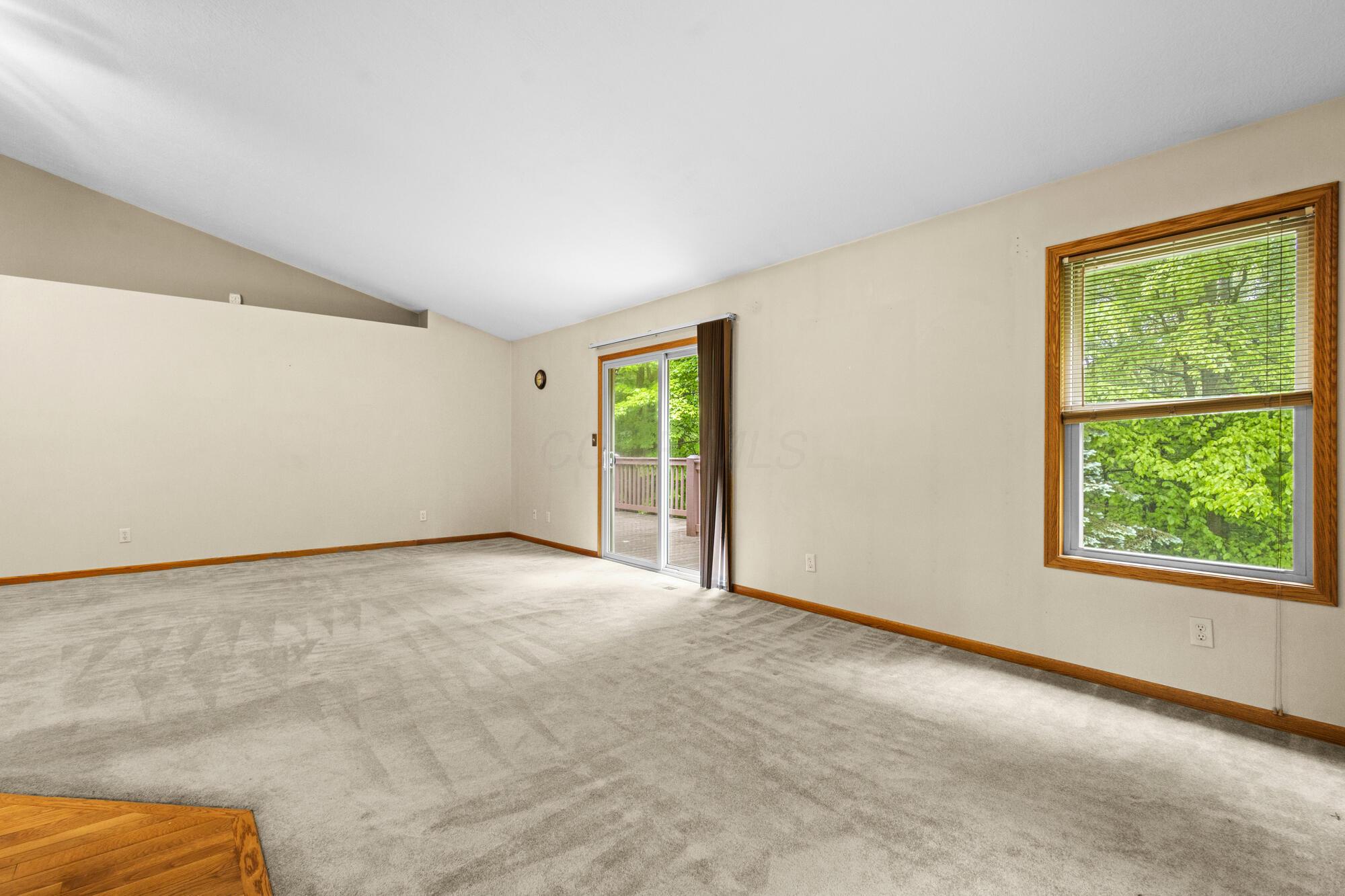 553 Floral Valley Drive, Howard, Ohio image 7