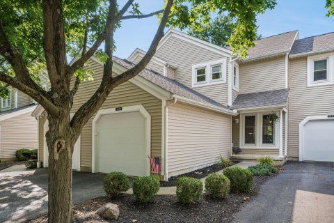 Photo of 3872 Oakbridge Lane 24-2 #24-2, Dublin, OH 43016 (MLS # 226024737)