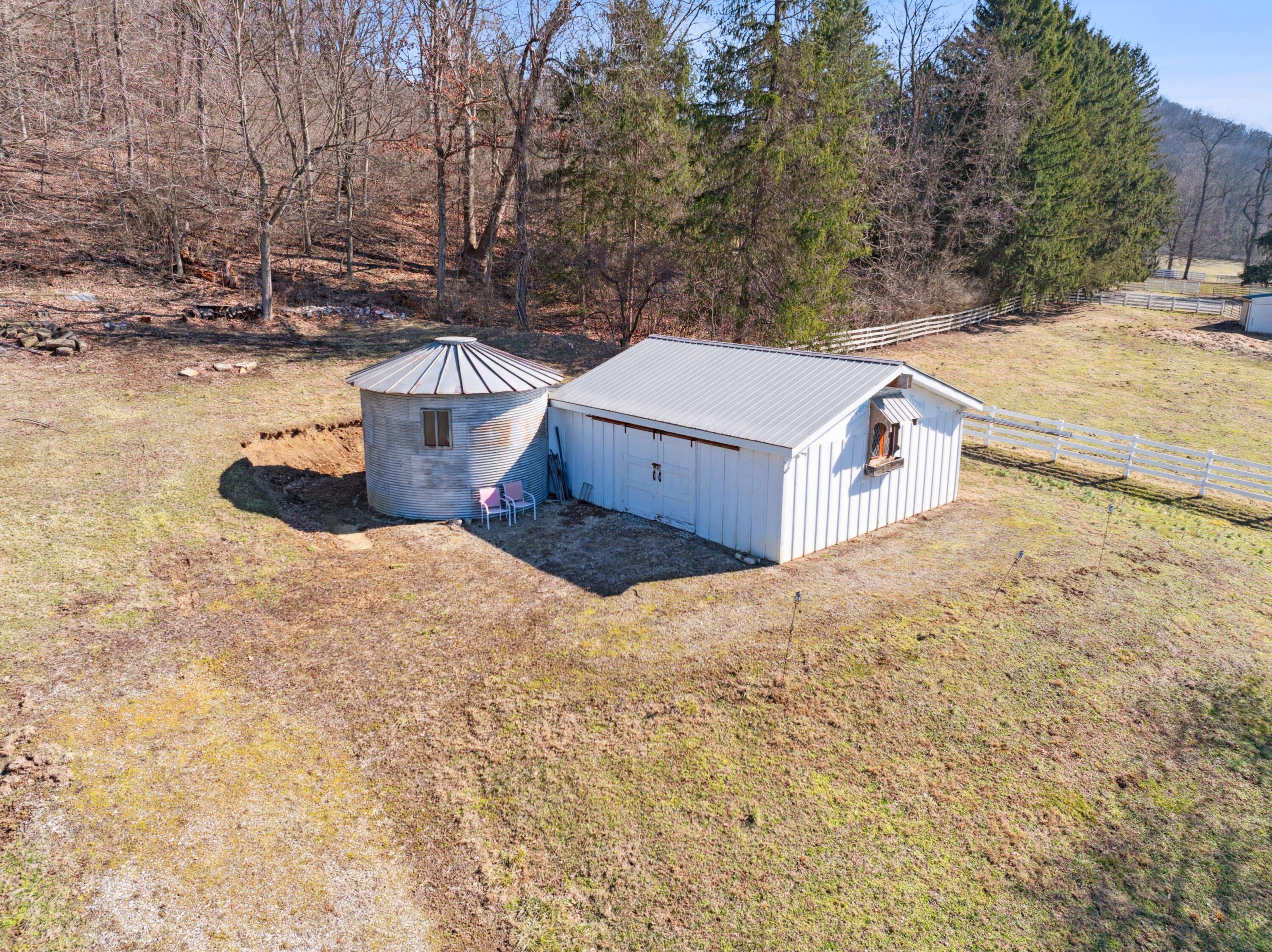 2442 Raccoon Valley Road, Granville, Ohio image 7