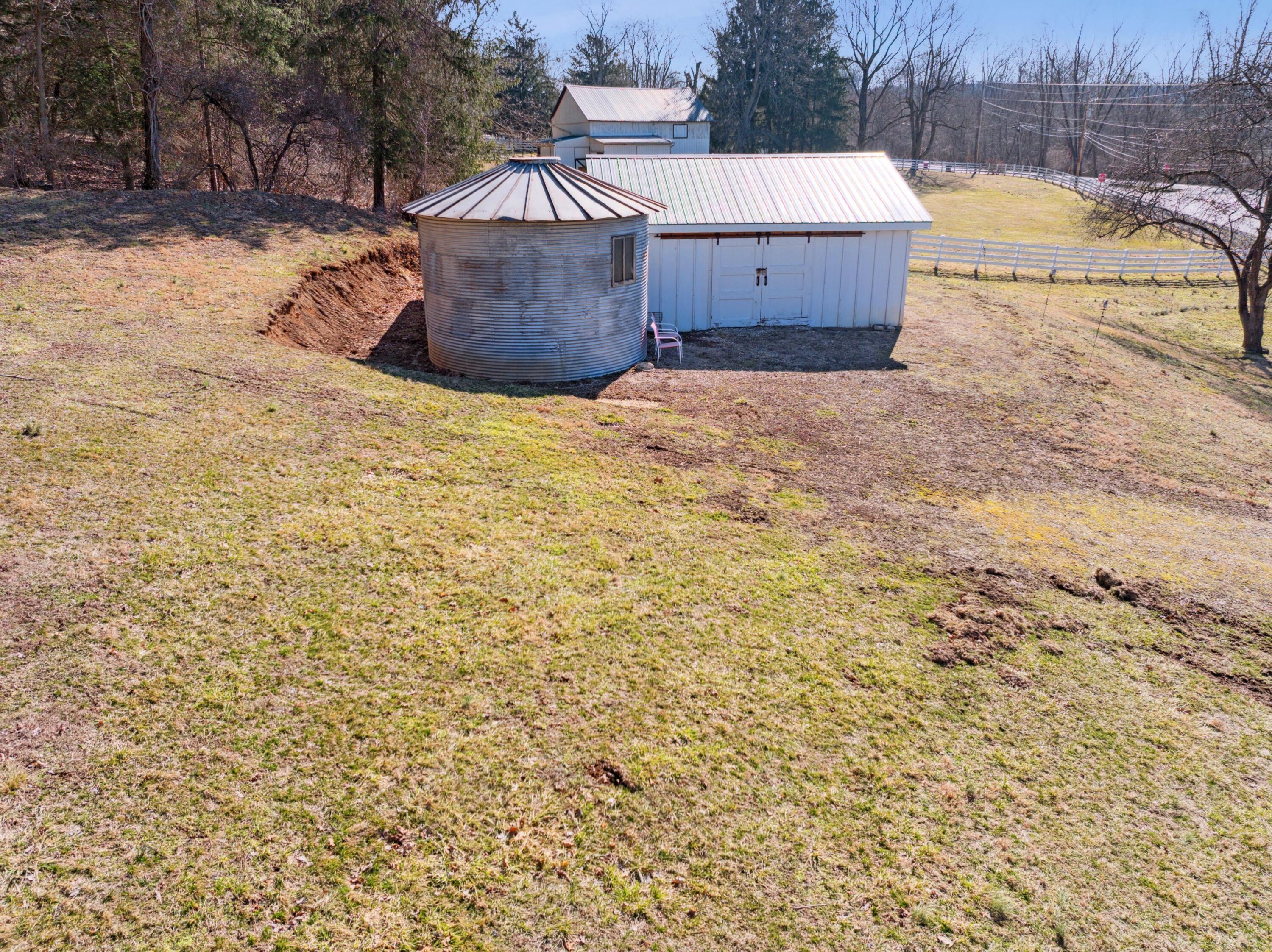 2442 Raccoon Valley Road, Granville, Ohio image 14