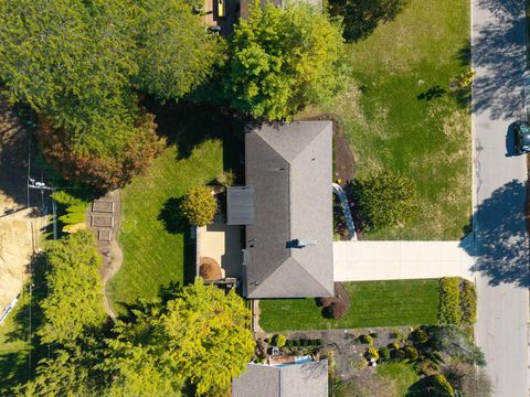 Tiny photo for 2162 Oakmount Road, Columbus, OH 43221 (MLS # 225039363)