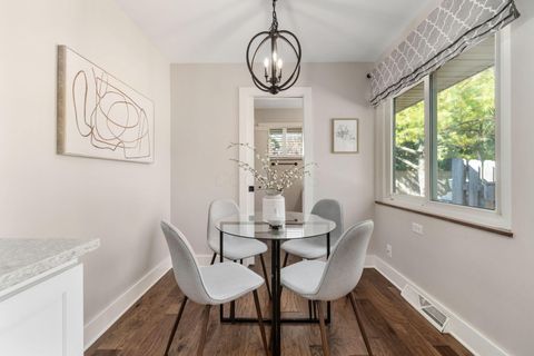 Tiny photo for 2162 Oakmount Road, Columbus, OH 43221 (MLS # 225039363)