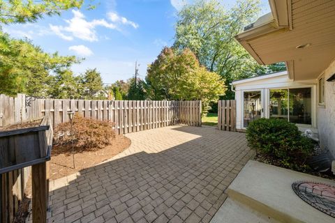 Tiny photo for 2162 Oakmount Road, Columbus, OH 43221 (MLS # 225039363)