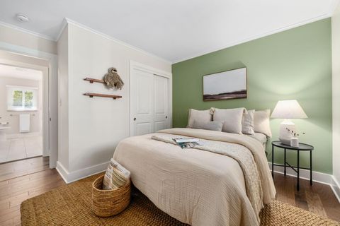 Tiny photo for 2162 Oakmount Road, Columbus, OH 43221 (MLS # 225039363)