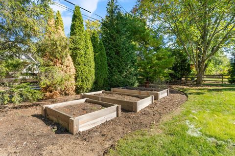 Tiny photo for 2162 Oakmount Road, Columbus, OH 43221 (MLS # 225039363)