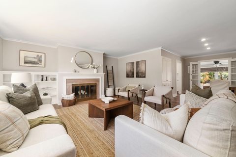 Tiny photo for 2162 Oakmount Road, Columbus, OH 43221 (MLS # 225039363)