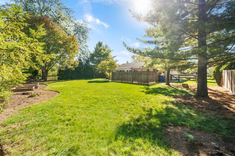 Tiny photo for 2162 Oakmount Road, Columbus, OH 43221 (MLS # 225039363)
