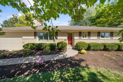 Photo of 2162 Oakmount Road, Columbus, OH 43221 (MLS # 225039363)