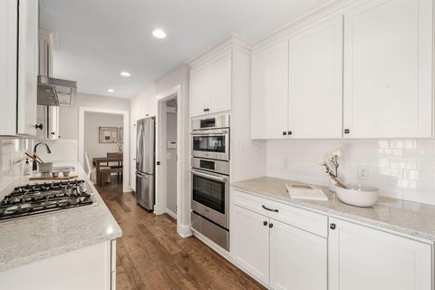 Tiny photo for 2162 Oakmount Road, Columbus, OH 43221 (MLS # 225039363)