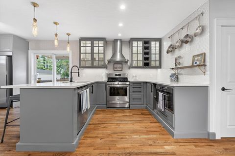 Tiny photo for 551 Melrose Avenue, Columbus, OH 43202 (MLS # 226018133)