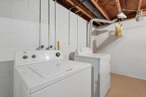 Tiny photo for 898 Plum Ridge, Columbus, OH 43213 (MLS # 226033978)