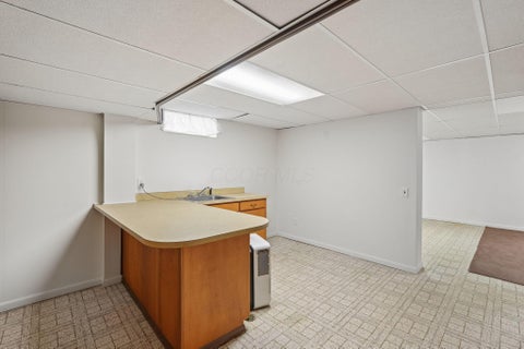 Tiny photo for 898 Plum Ridge, Columbus, OH 43213 (MLS # 226033978)